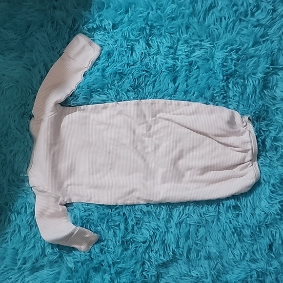 Carters NB-0-3 mitten gender neutral night gown sleep sack - Picture 6 of 6